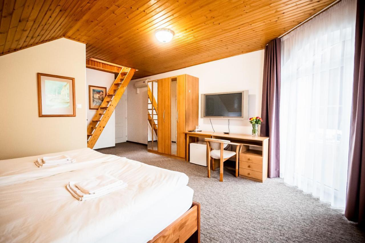 Hotel Squash Centrum Prievidza Εξωτερικό φωτογραφία