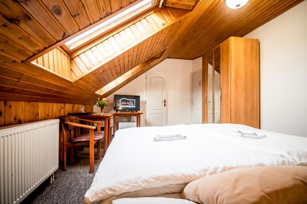 Hotel Squash Centrum Prievidza Εξωτερικό φωτογραφία
