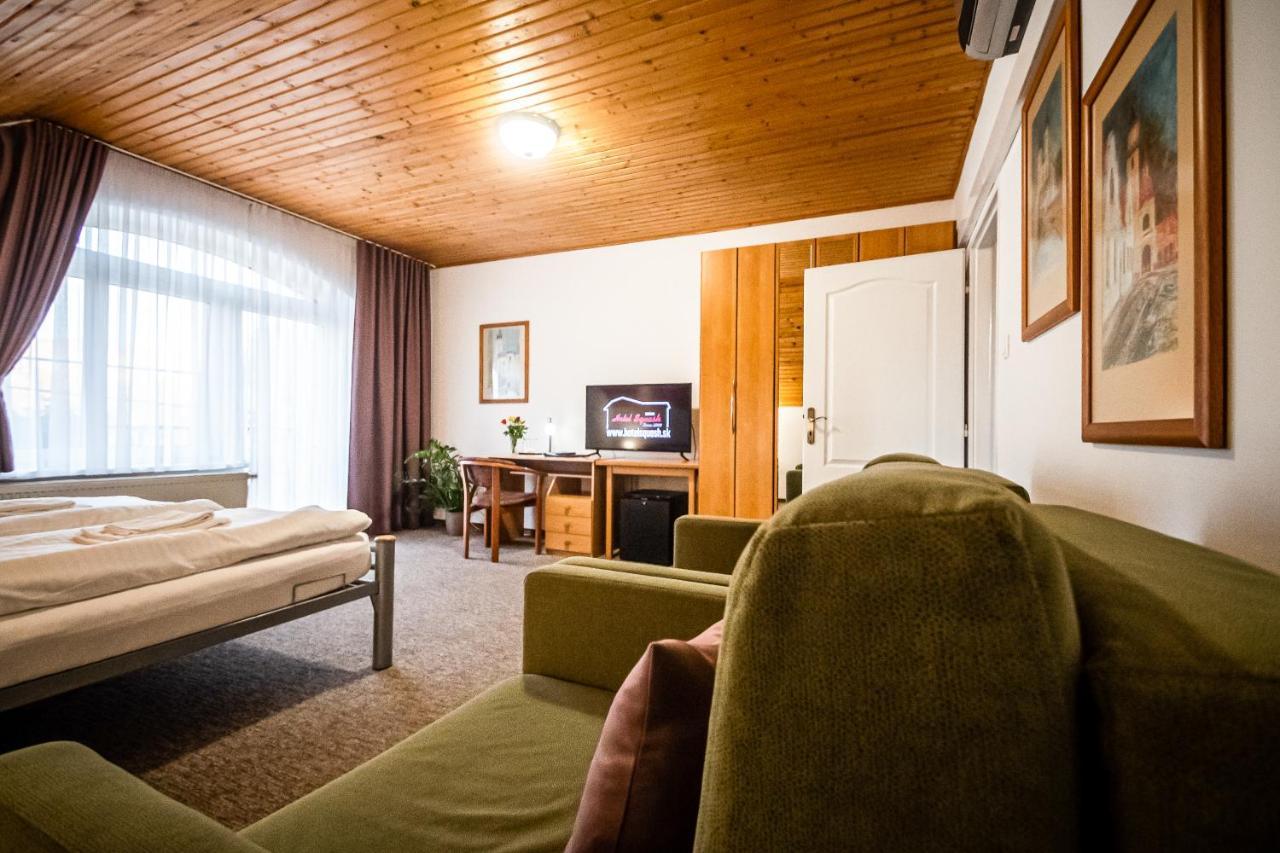 Hotel Squash Centrum Prievidza Εξωτερικό φωτογραφία